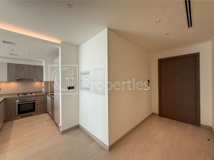 Luxury 1BR | Spacious Layout | High ROI - 7