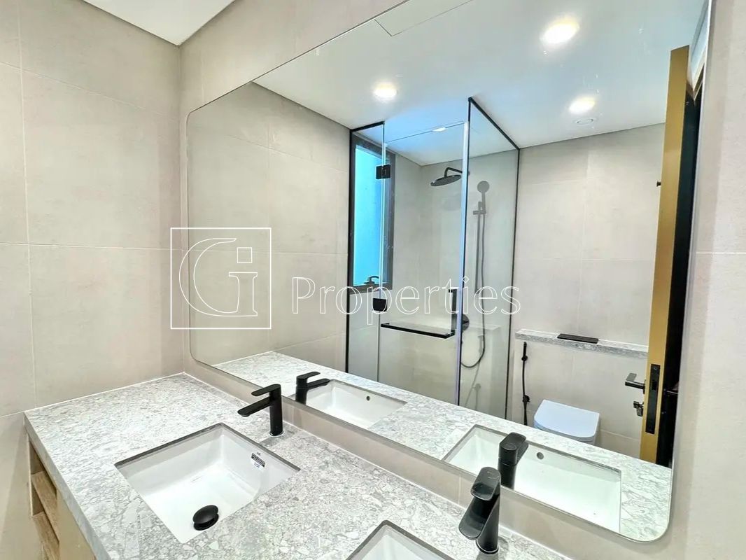 Prime Location | Elegant Living | Ready to Move - 8