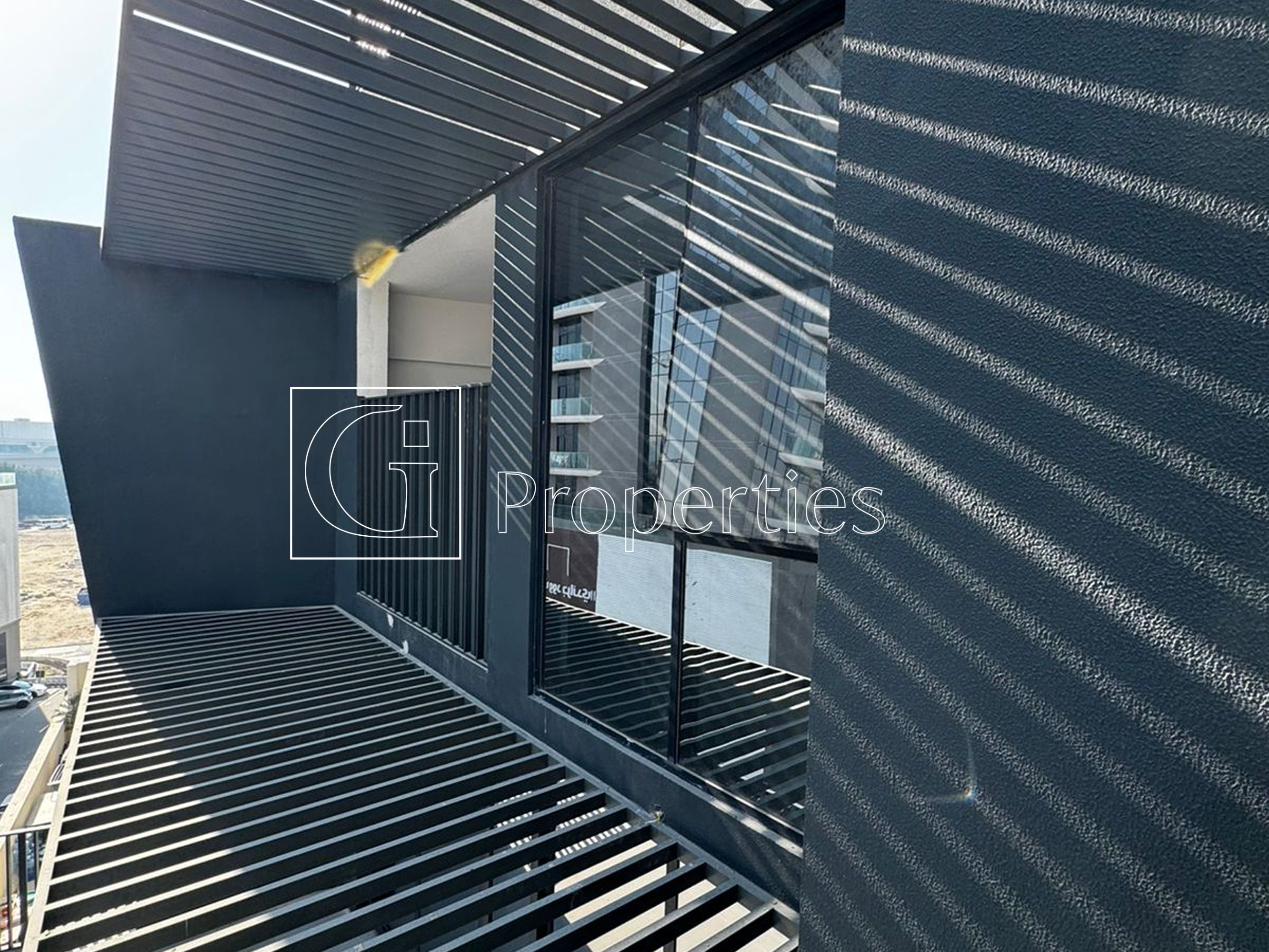 High Floor | Corner unit | Big plot size - 16