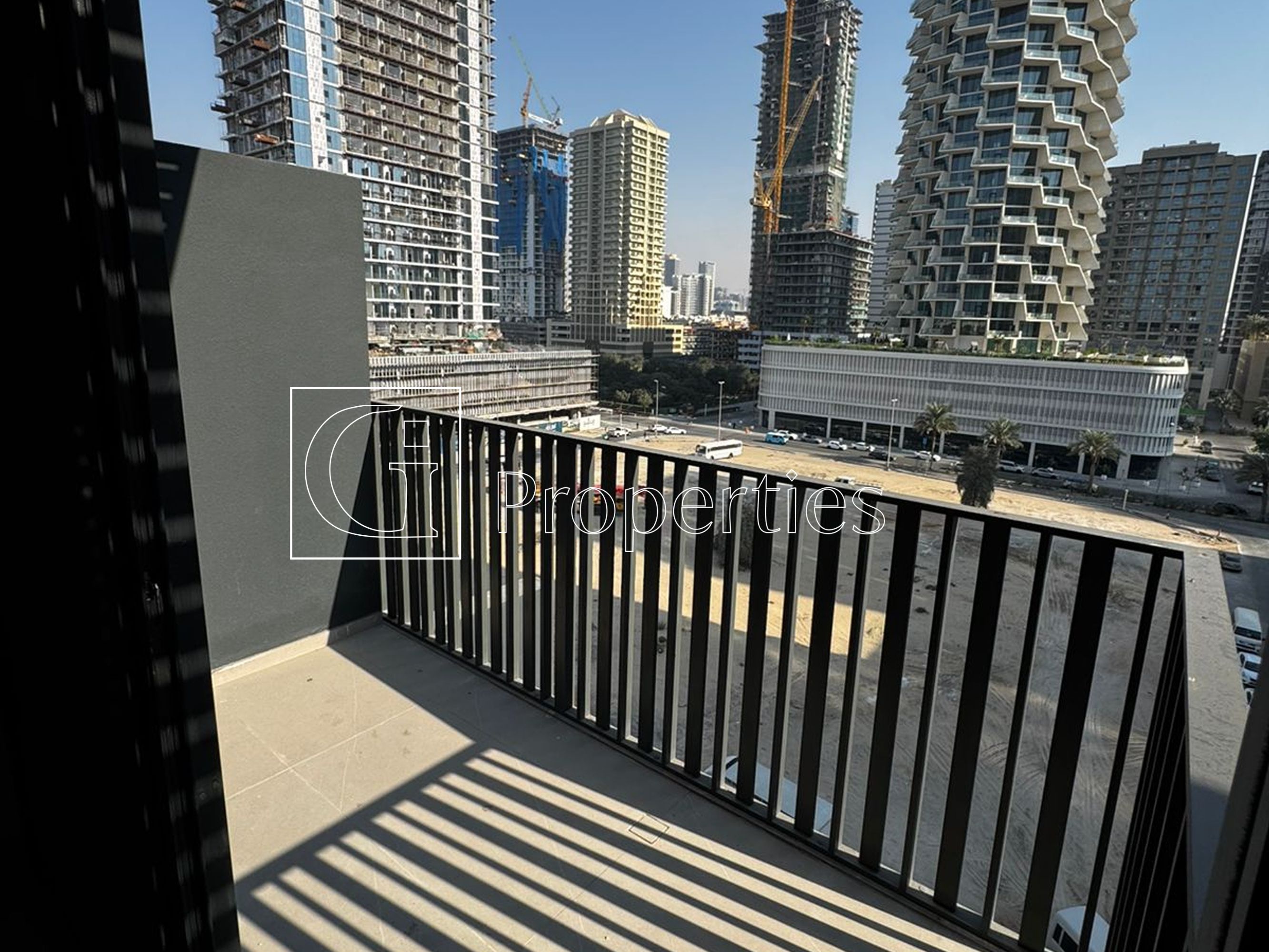 High Floor | Corner unit | Big plot size - 18