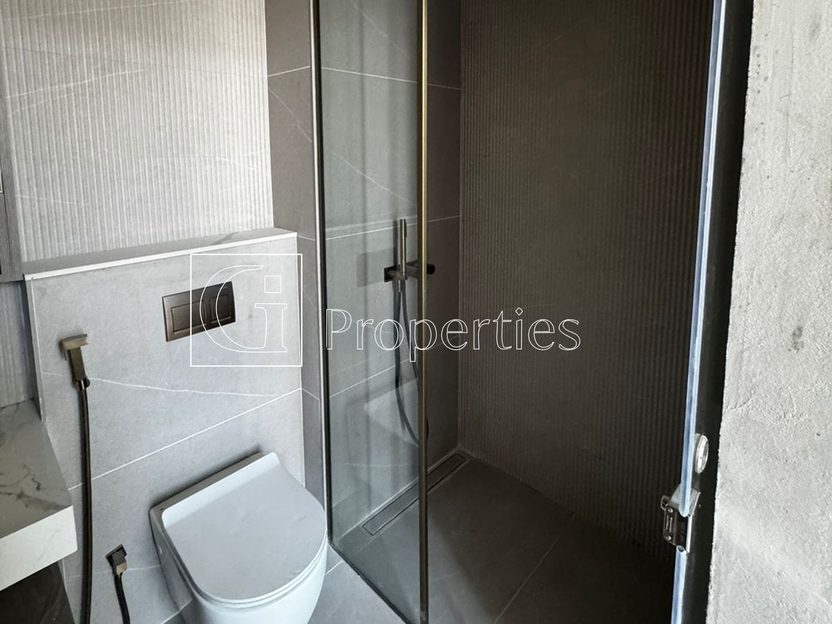 High Floor | Corner unit | Big plot size - 19
