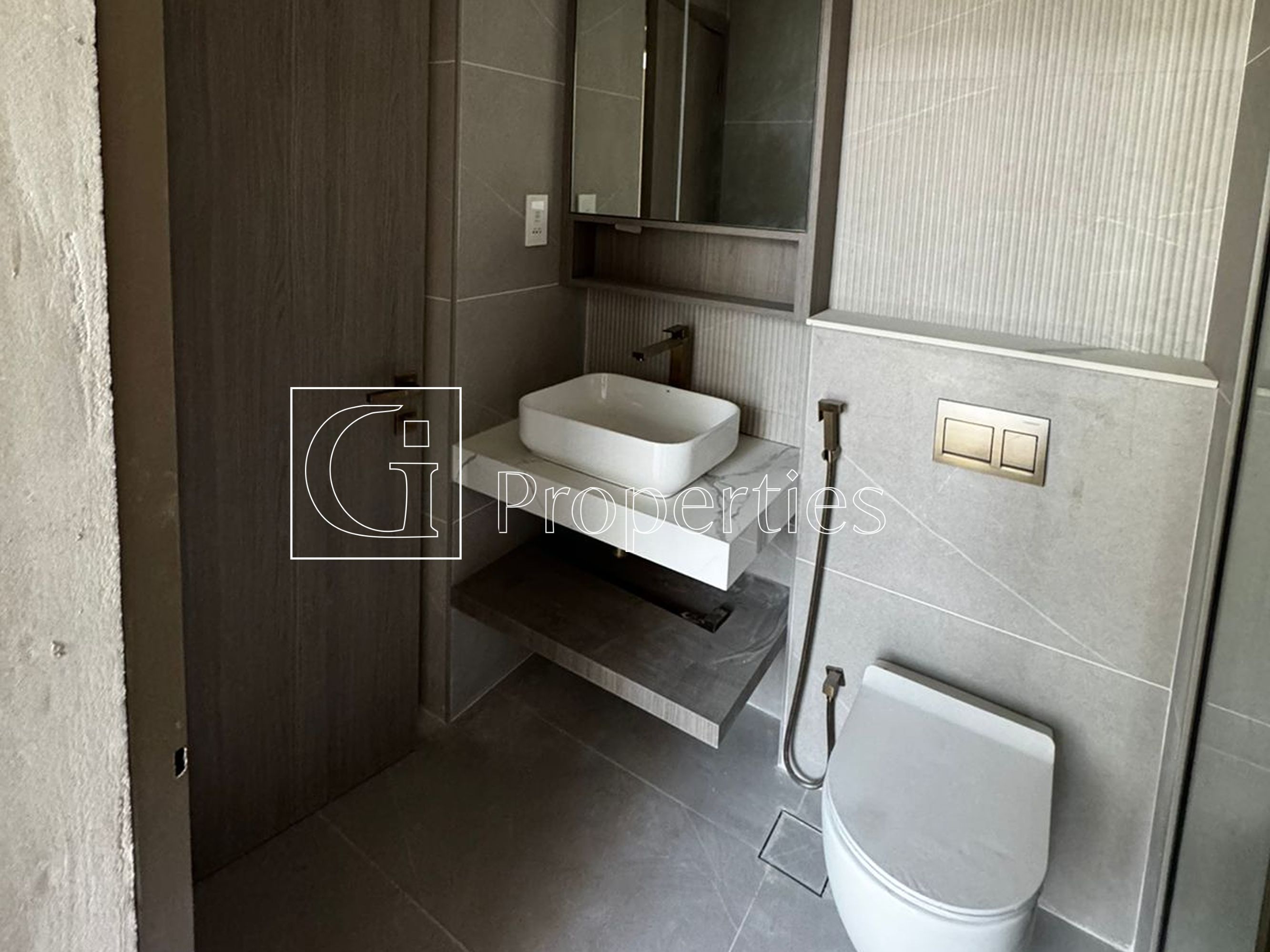 High Floor | Corner unit | Big plot size - 20