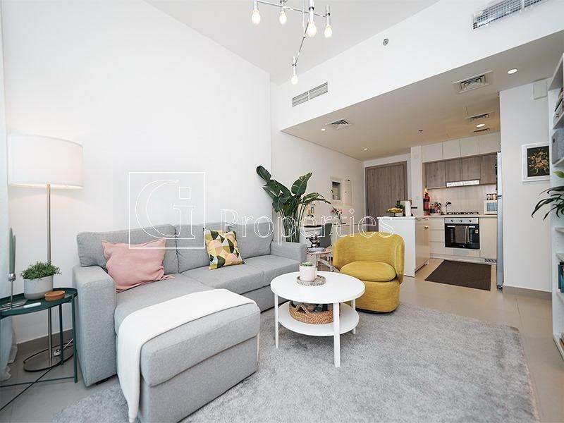 Pool View | Modern 1BR | Close To Mall & Park - 1