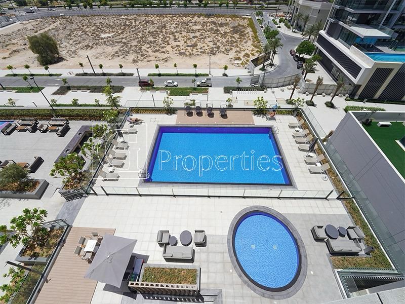Pool View | Modern 1BR | Close To Mall & Park - 16