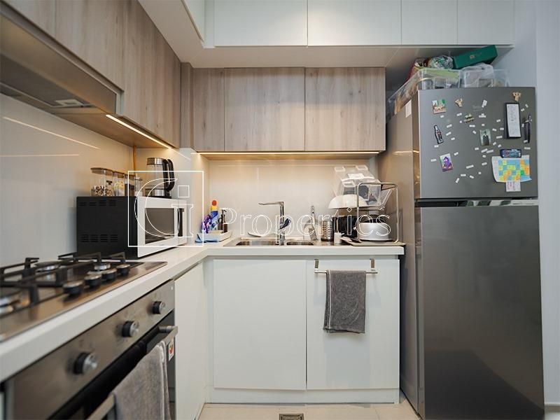 Pool View | Modern 1BR | Close To Mall & Park - 7