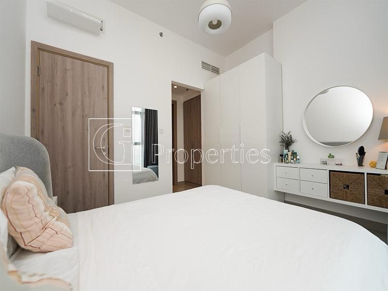 Pool View | Modern 1BR | Close To Mall & Park - 8