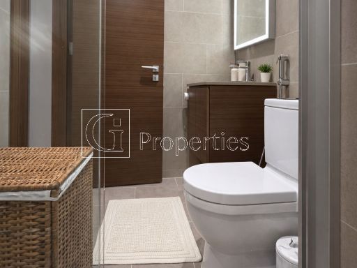 Fully Furnished | Pool and Burj View | High Floor - 9