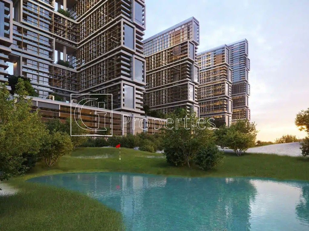 Expansive 5BR+Maid | Luxury Living | Prime Unit - 7