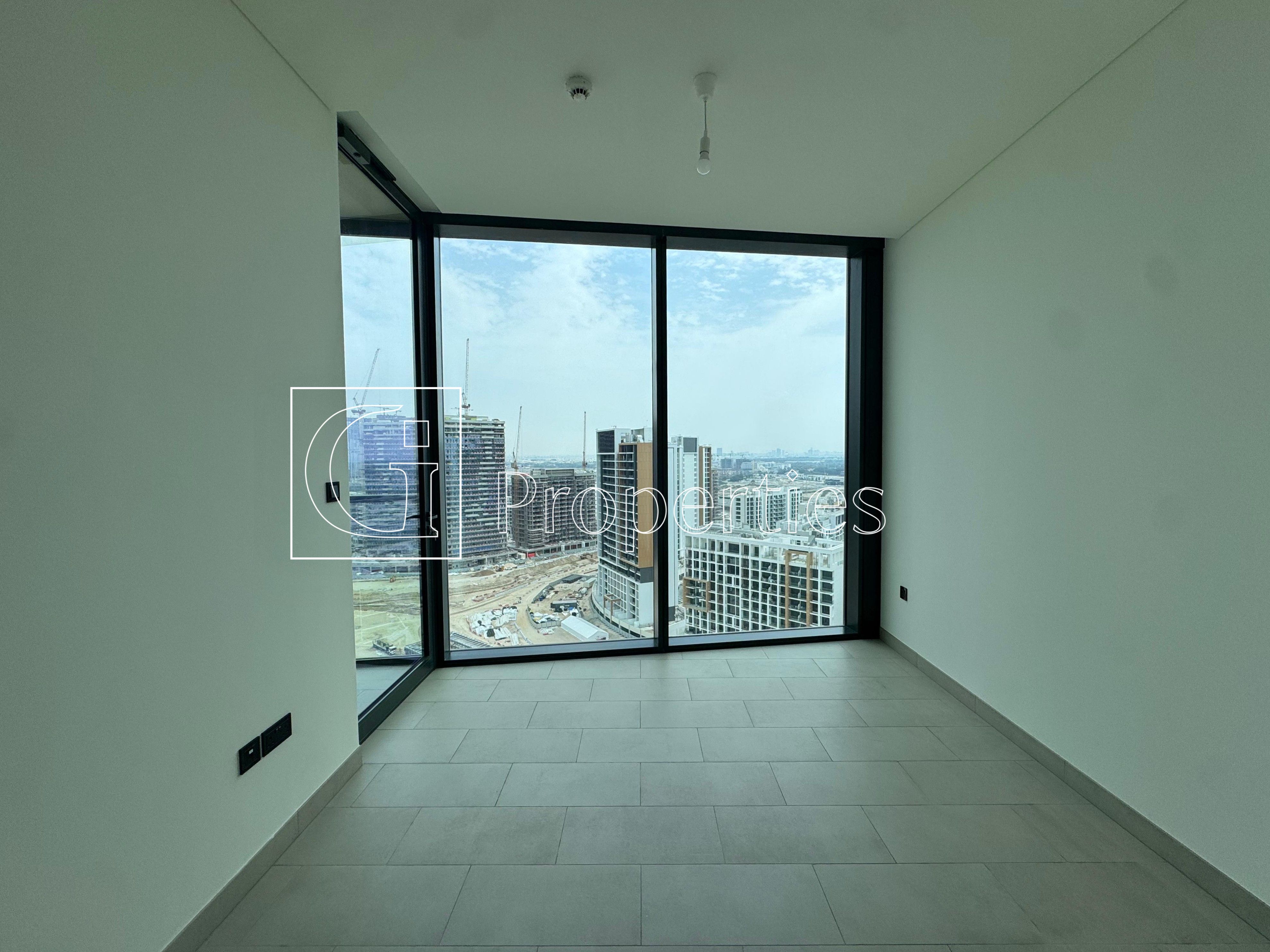 Waterfront Community | Modern 1BR | Prime Location - 3