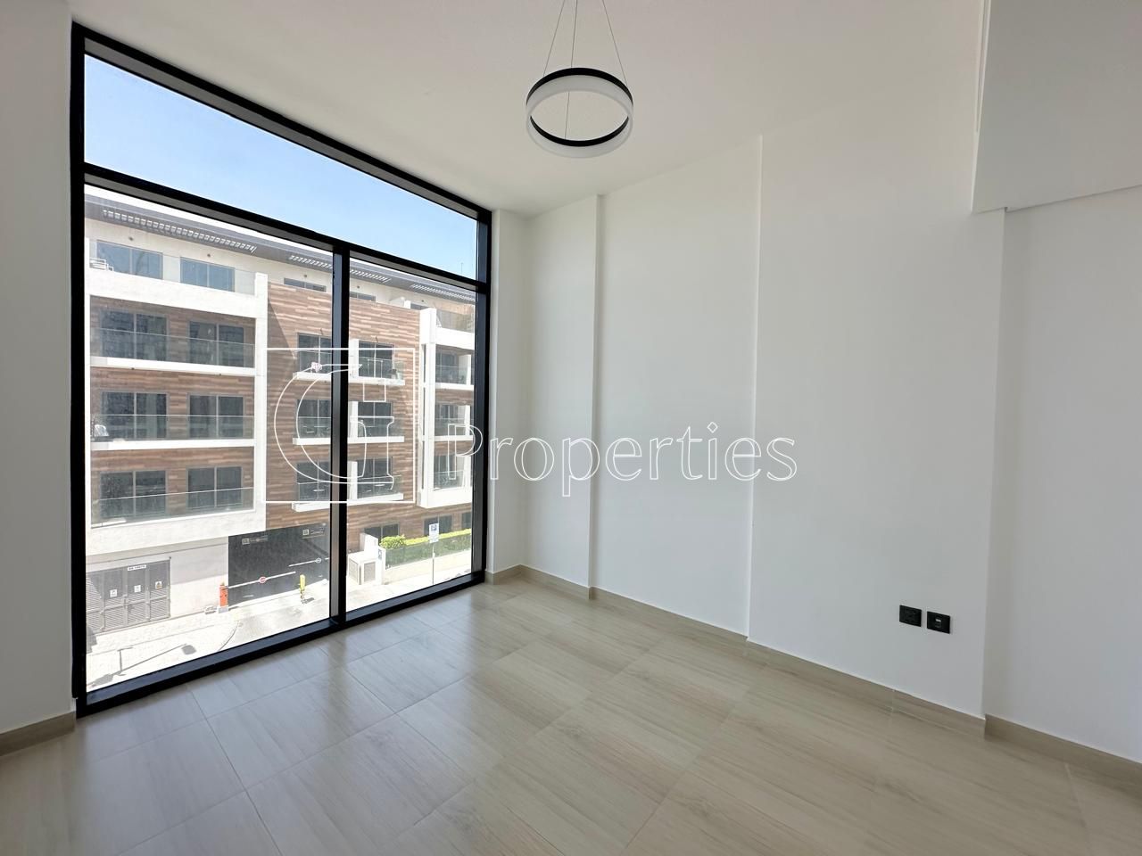 Unfurnished | Fitted Kitchen | Vacant - 8