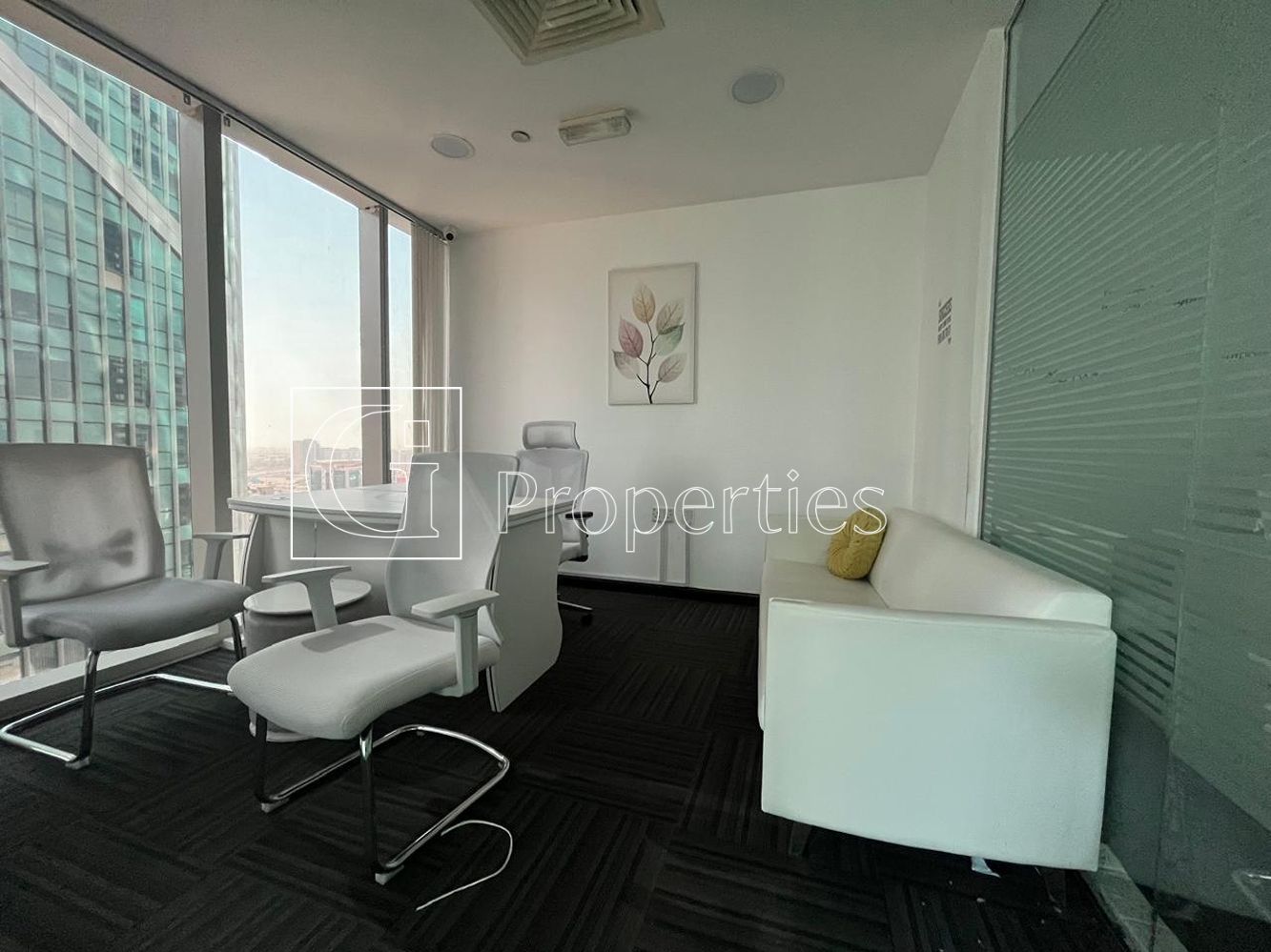 Prime office location | Vacant Now | Furnished - 5