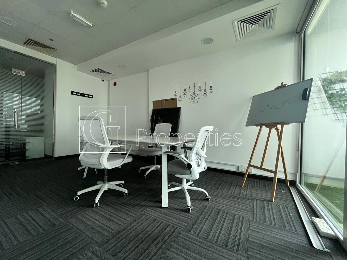Prime office location | Vacant Now | Furnished - 6