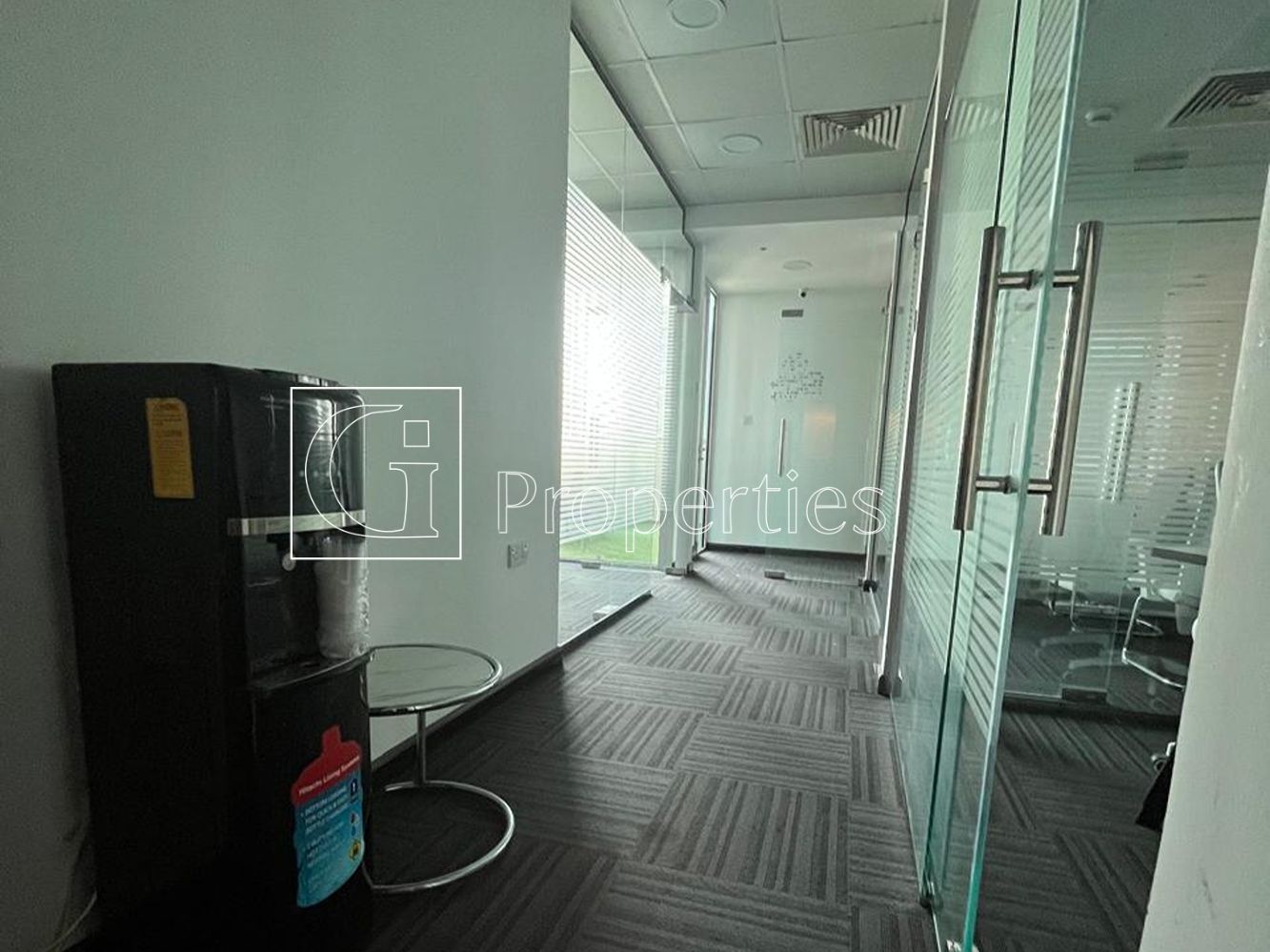 Prime office location | Vacant Now | Furnished - 8