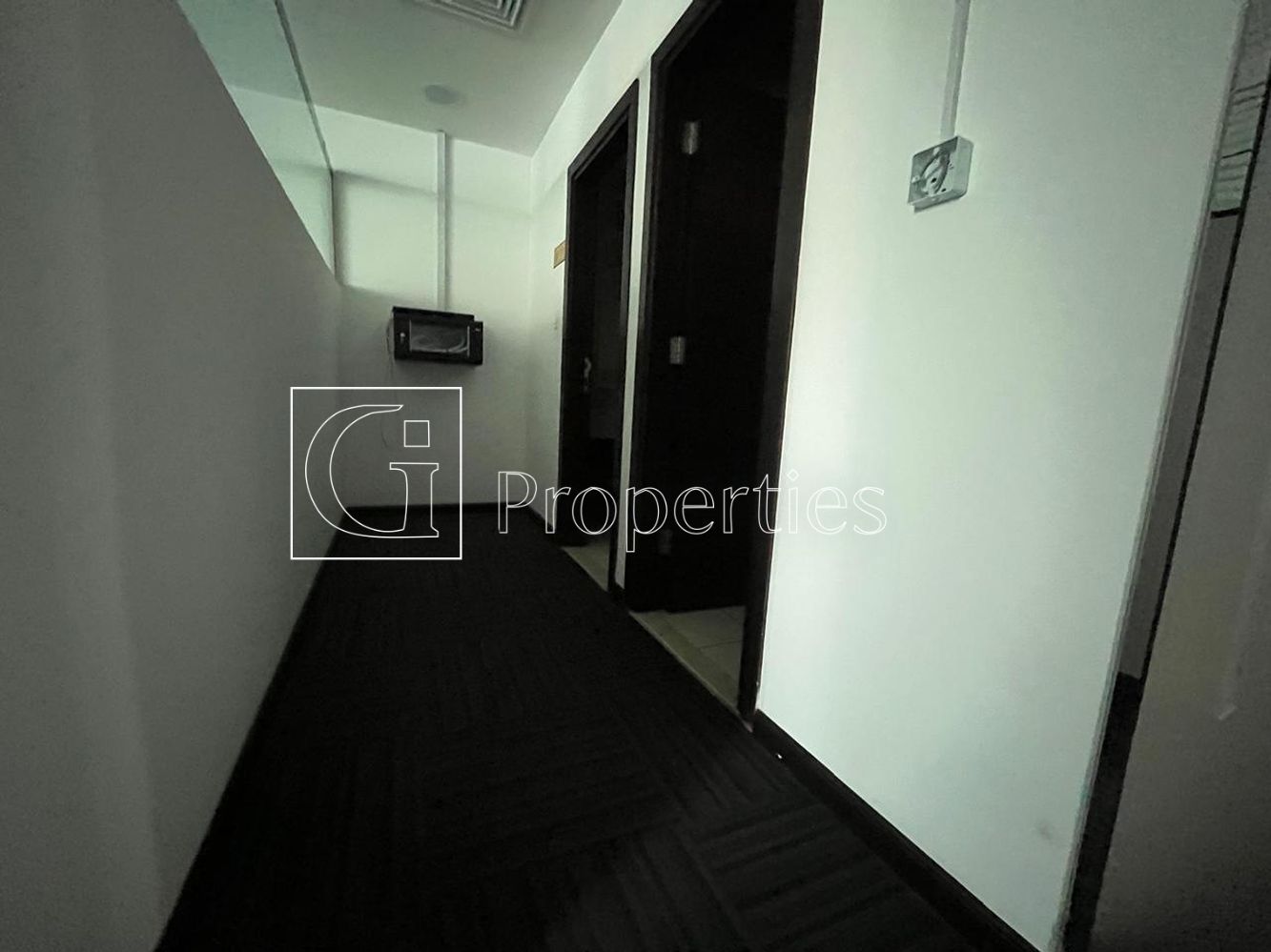 Prime office location | Vacant Now | Furnished - 11