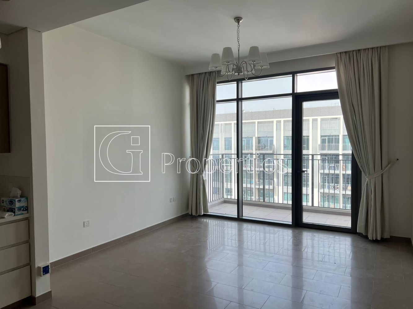 Spacious & Bright | Vacant Unit | Open to Offers - 5