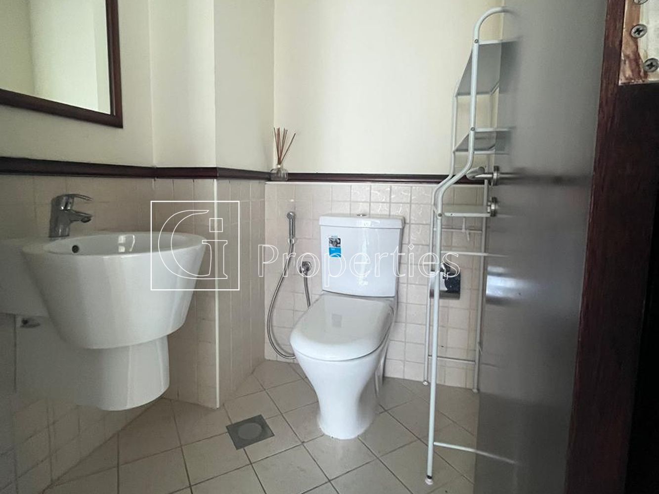 Vacant Now | Put your offer | Suitable for work - 8