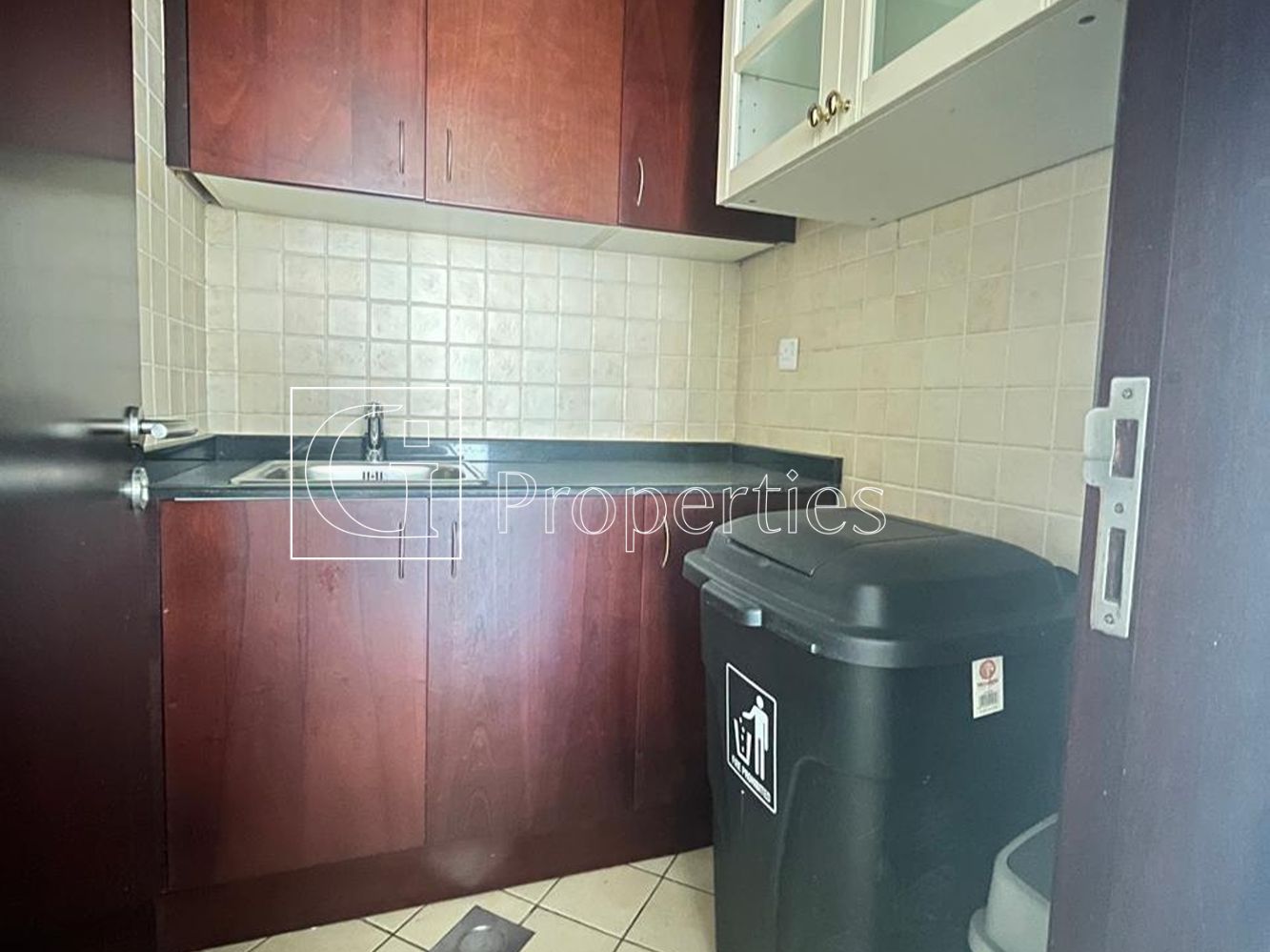 Vacant Now | Put your offer | Suitable for work - 9