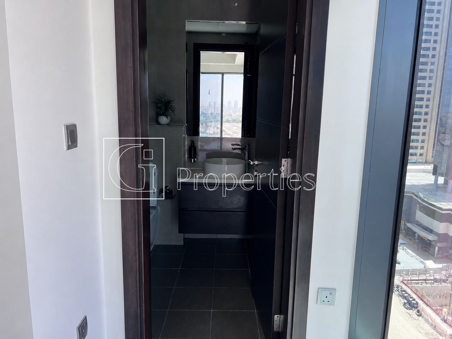 Fully Canal View | Prime Location | Ready To Move - 9
