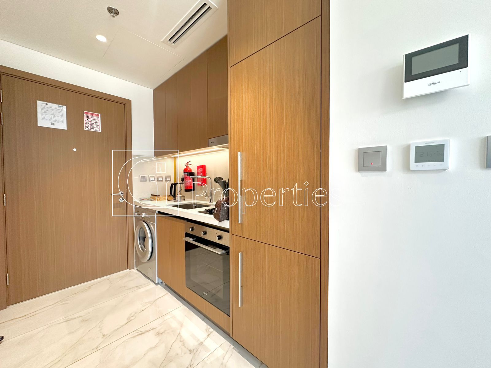 Luxury Studio | High ROI | Prime Location - 6