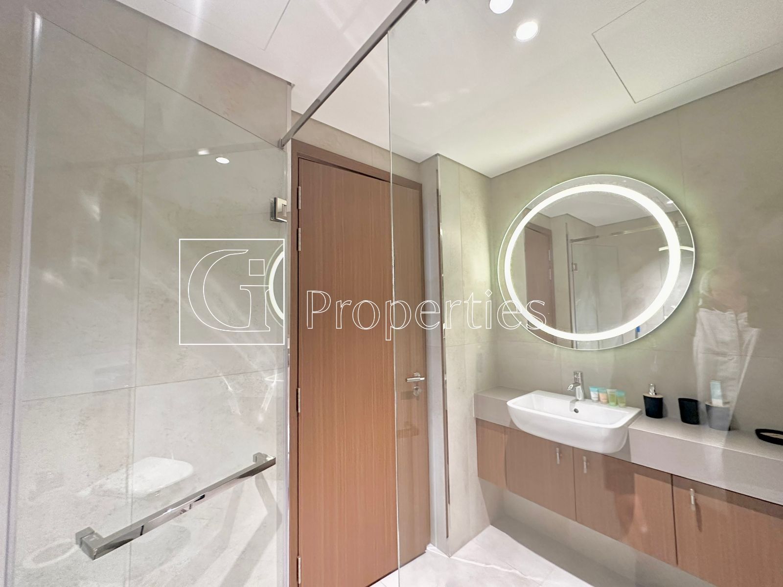 Luxury Studio | High ROI | Prime Location - 9
