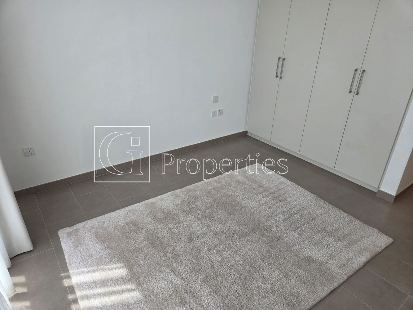 Furnished 2BR | Walk to Mall & Park - 7
