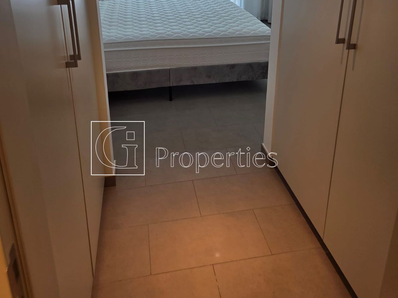 Furnished 2BR | Walk to Mall & Park - 8