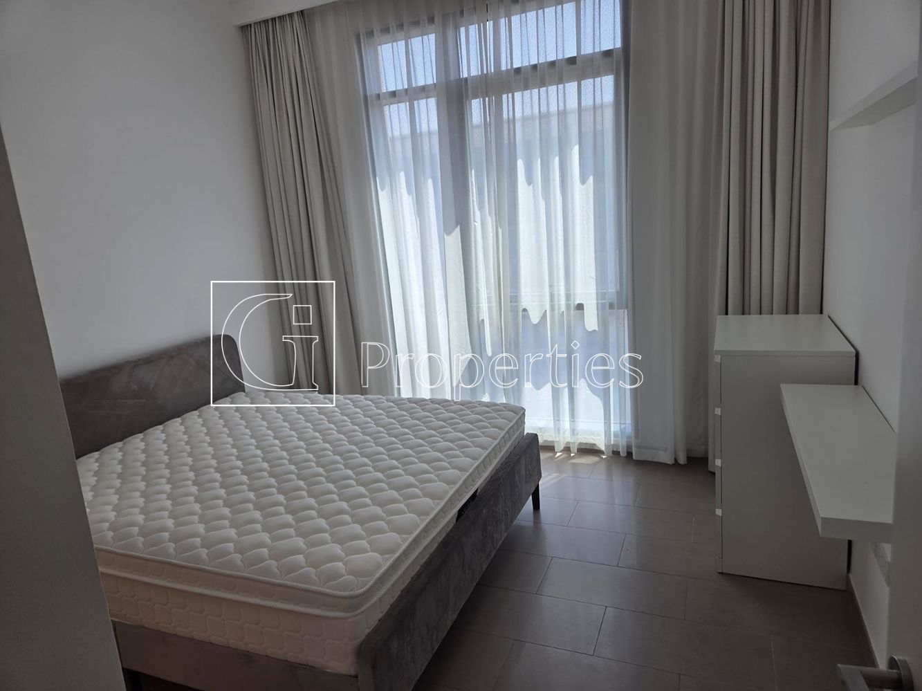 Furnished 2BR | Walk to Mall & Park - 10