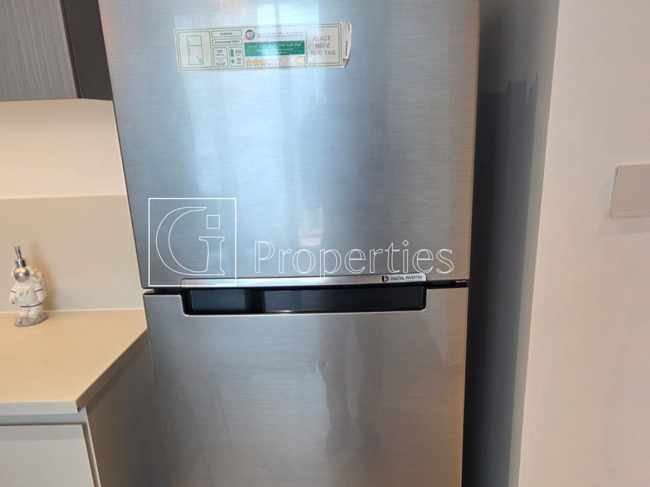 Furnished 2BR | Walk to Mall & Park - 11