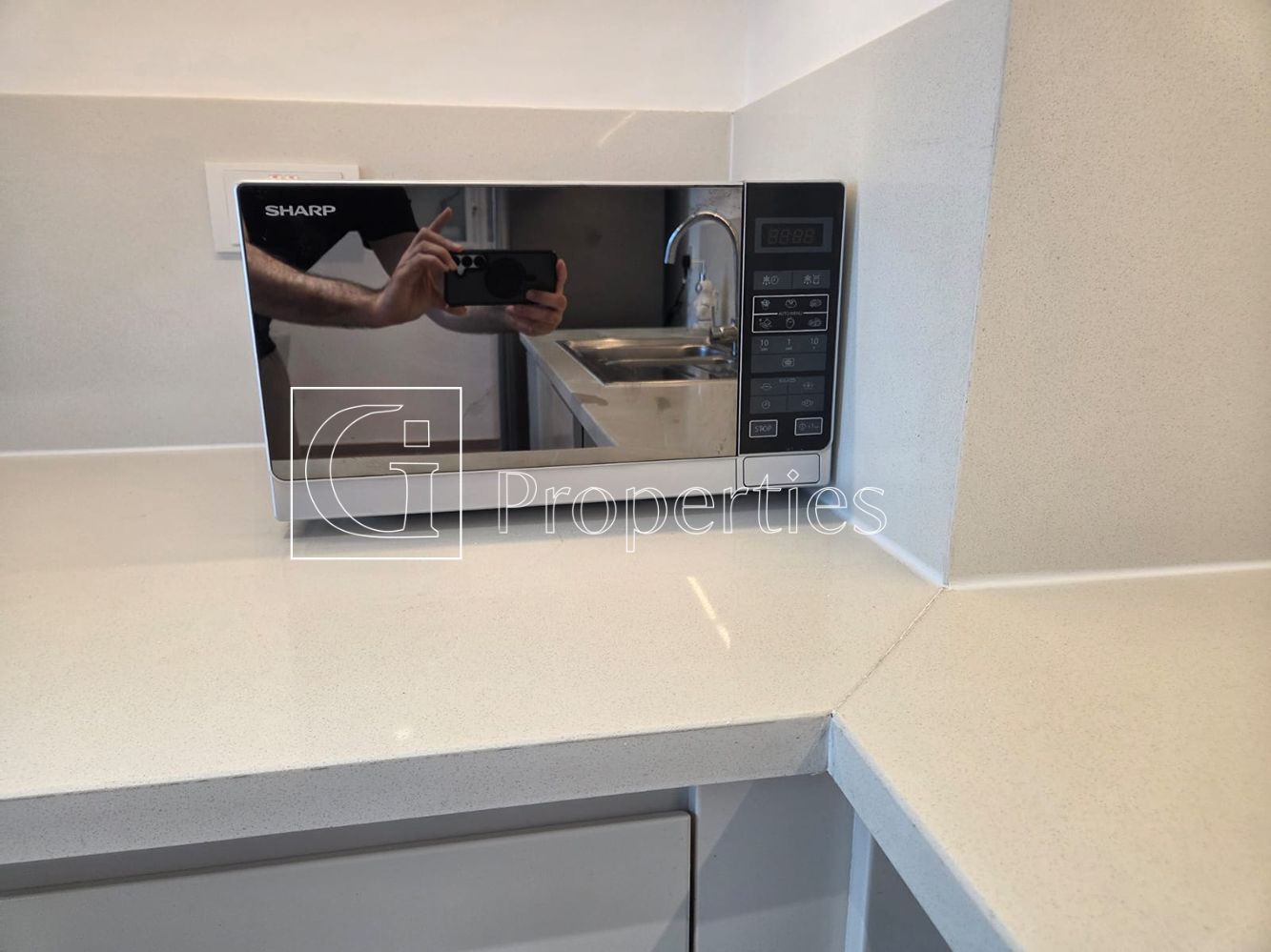 Furnished 2BR | Walk to Mall & Park - 12