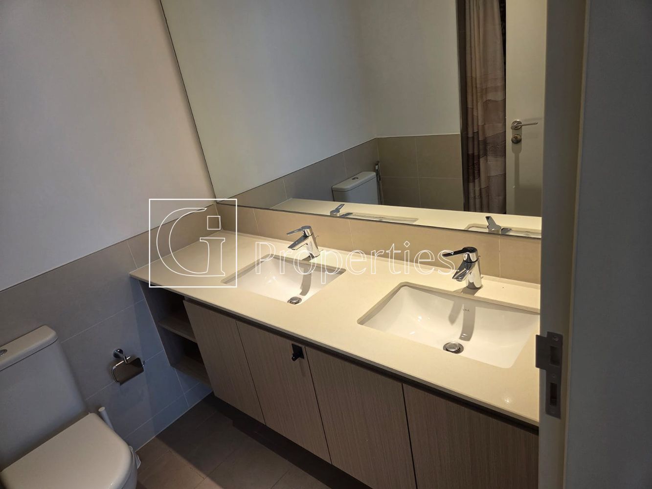 Furnished 2BR | Walk to Mall & Park - 16
