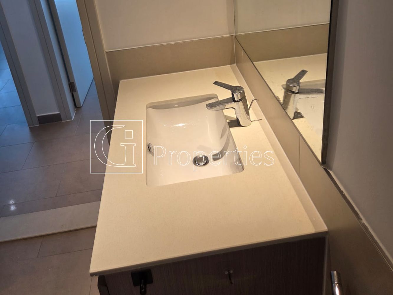 Furnished 2BR | Walk to Mall & Park - 17