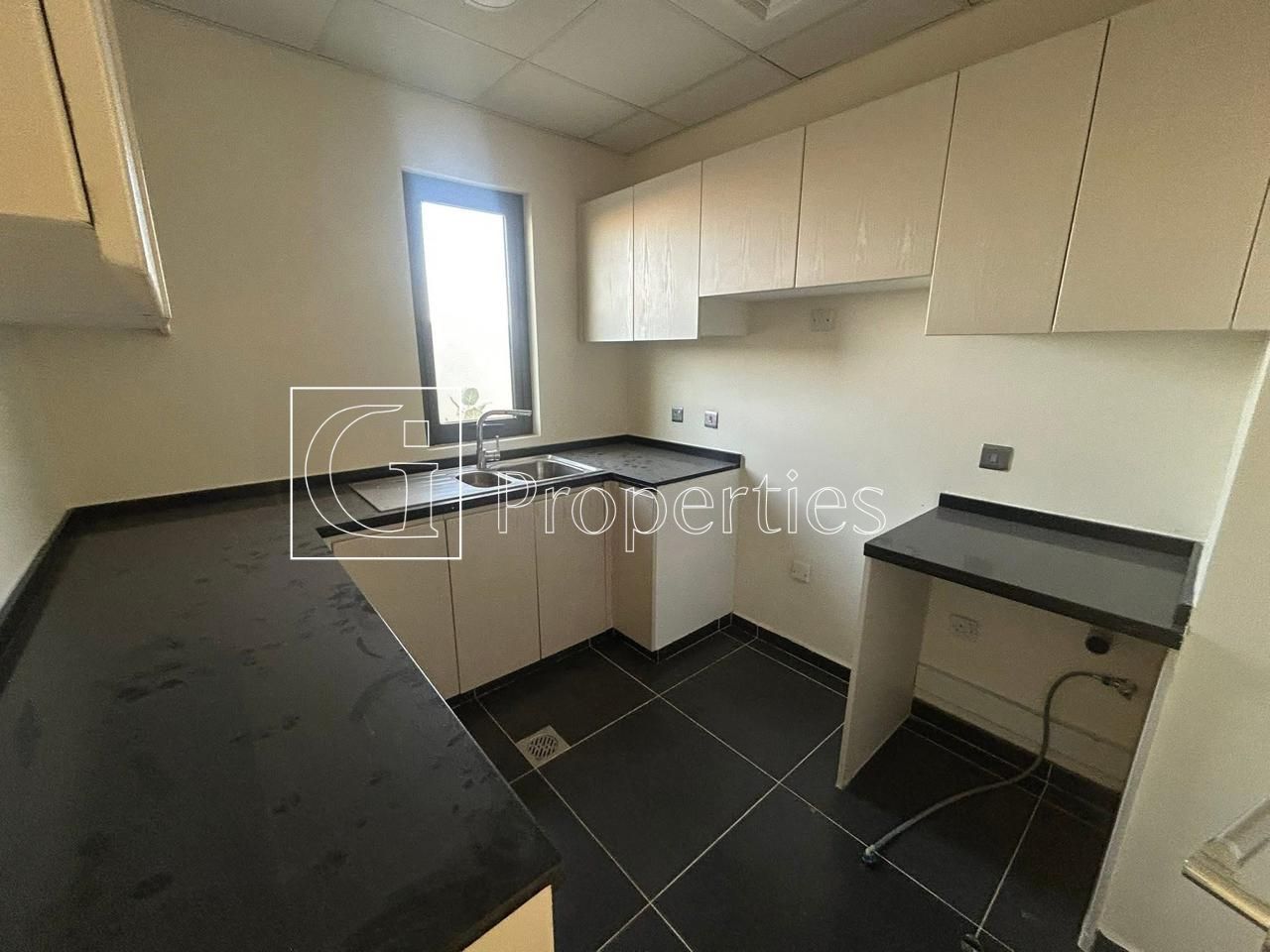 Corner Unit | Ready To Move | Spacious 3BR - 5