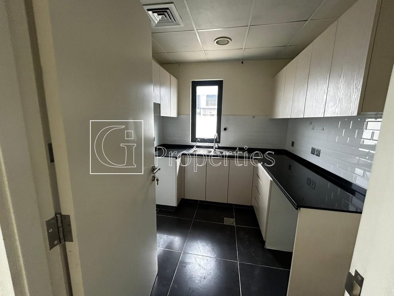 Corner Unit | Ready To Move | Spacious 3BR - 6