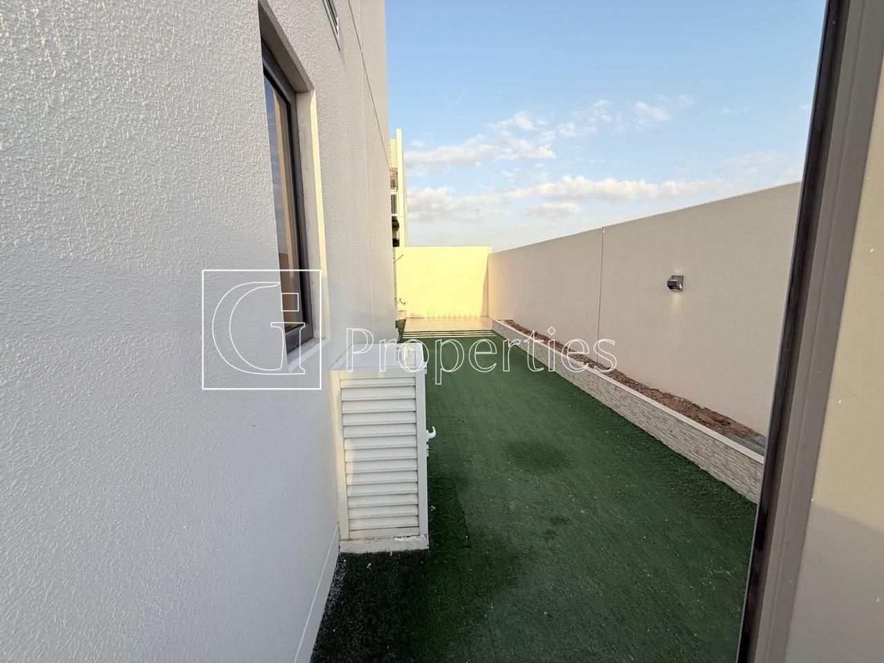Corner Unit | Ready To Move | Spacious 3BR - 11