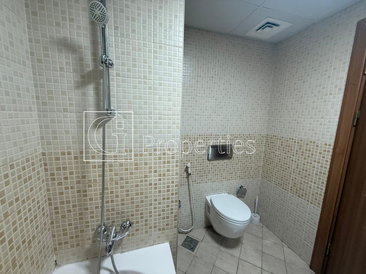 Vacant Now | Luxury Waterfront | Fully Furnished - 8