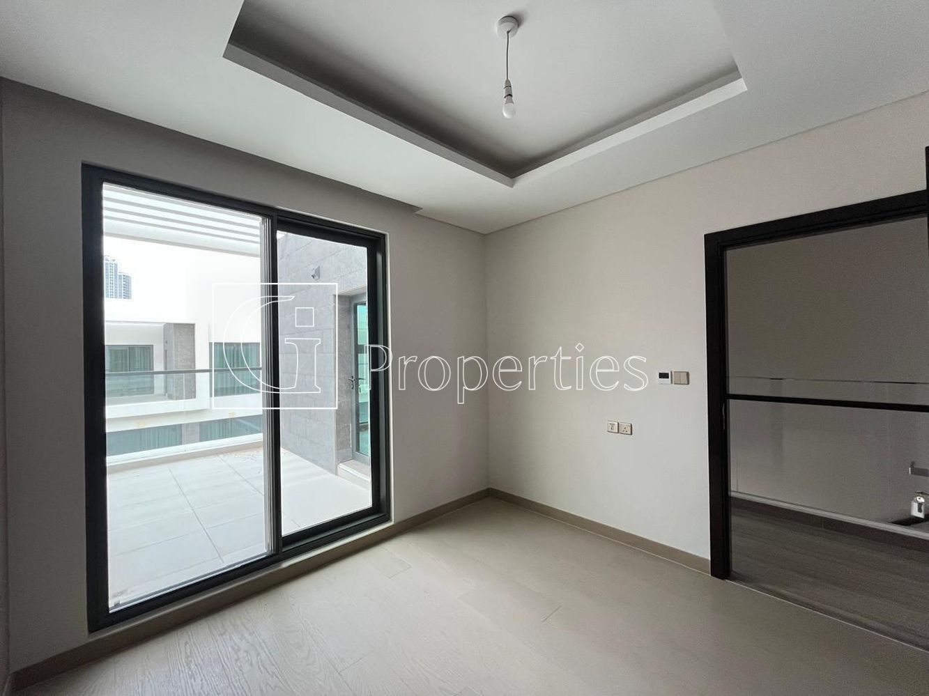 Single Row | Brand New | Semi Furnished - 4