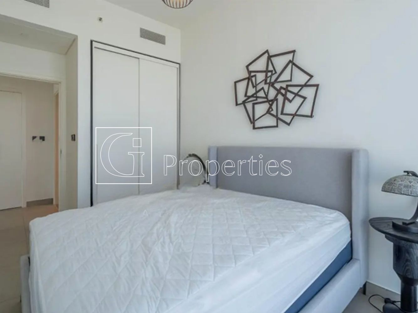 2BR Corner Apartment | Stylish Furnished - 9