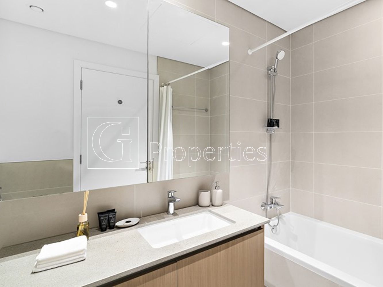 Fully Furnished | Hot Deal | Amaazing view - 17