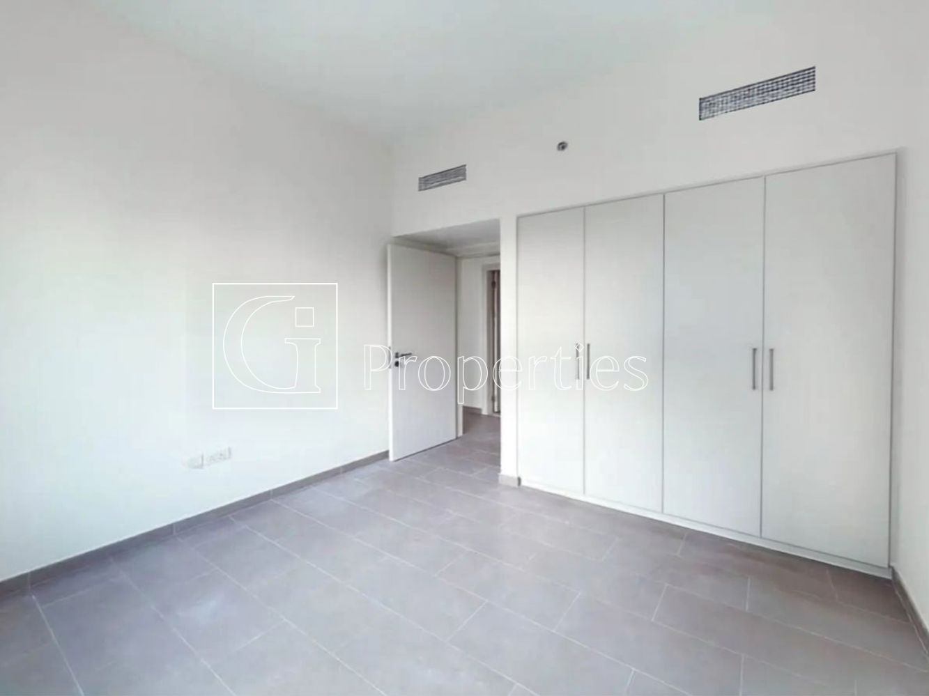 CORNER UNIT | SPACIOUS | VACANT - 6