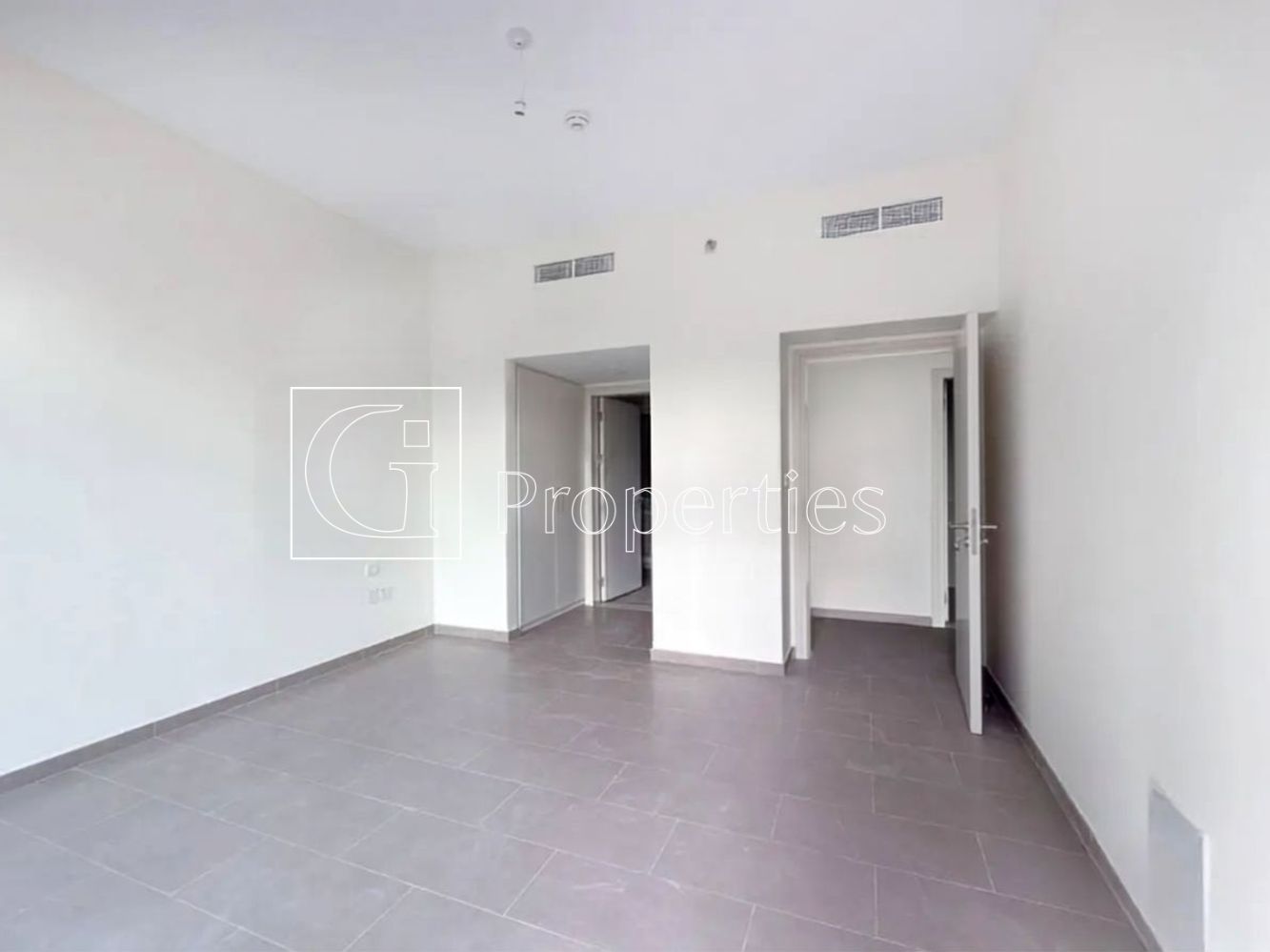 CORNER UNIT | SPACIOUS | VACANT - 7