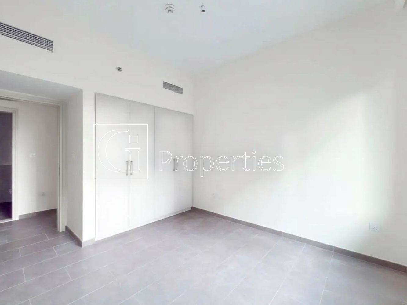 CORNER UNIT | SPACIOUS | VACANT - 8