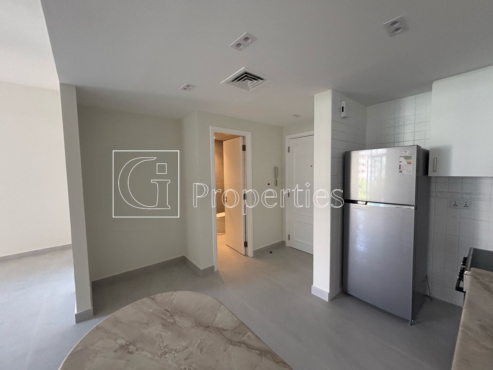 Spacious Studio | Great Furnishing | Vacant - 7