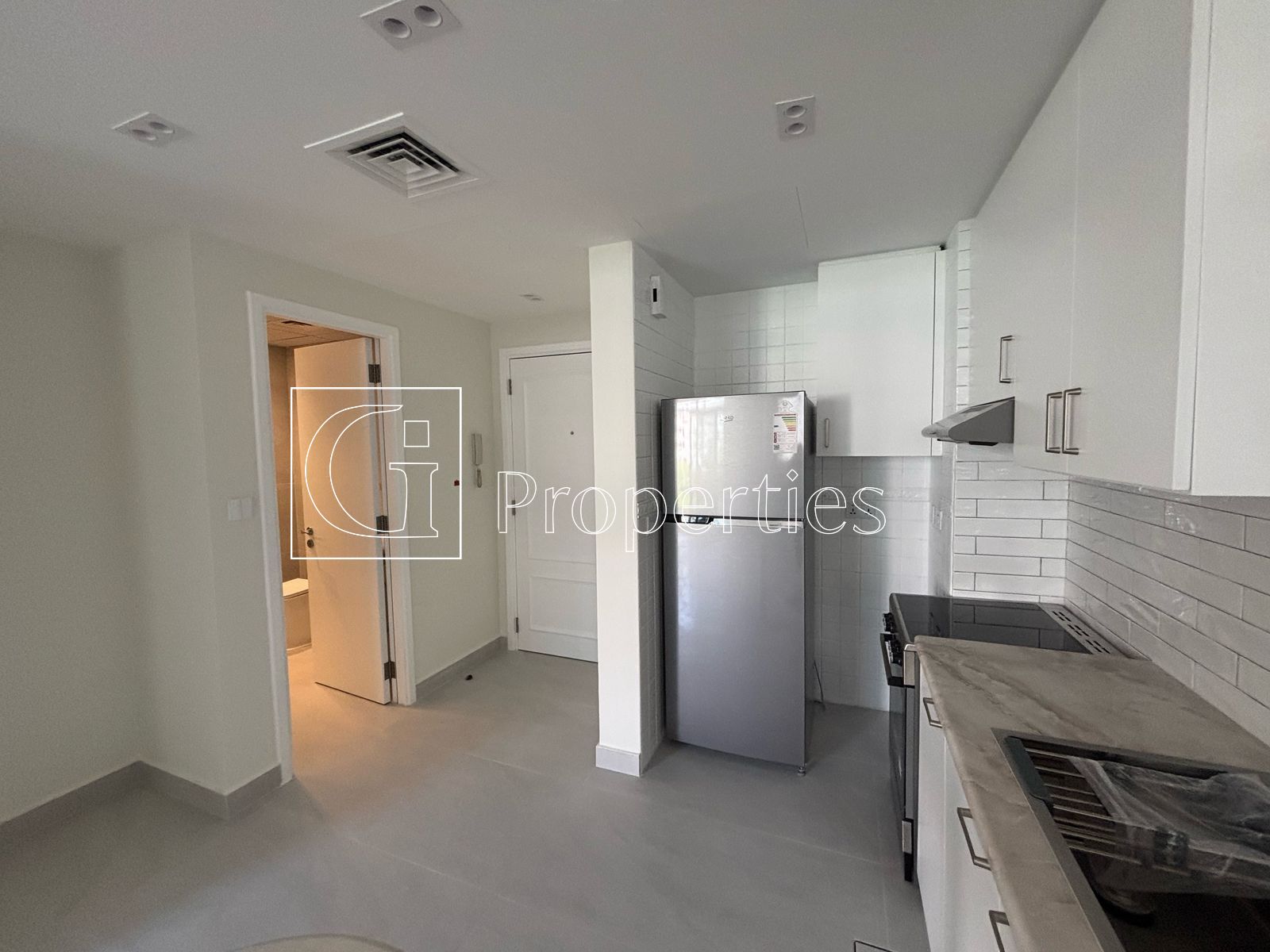 Spacious Studio | Great Furnishing | Vacant - 8