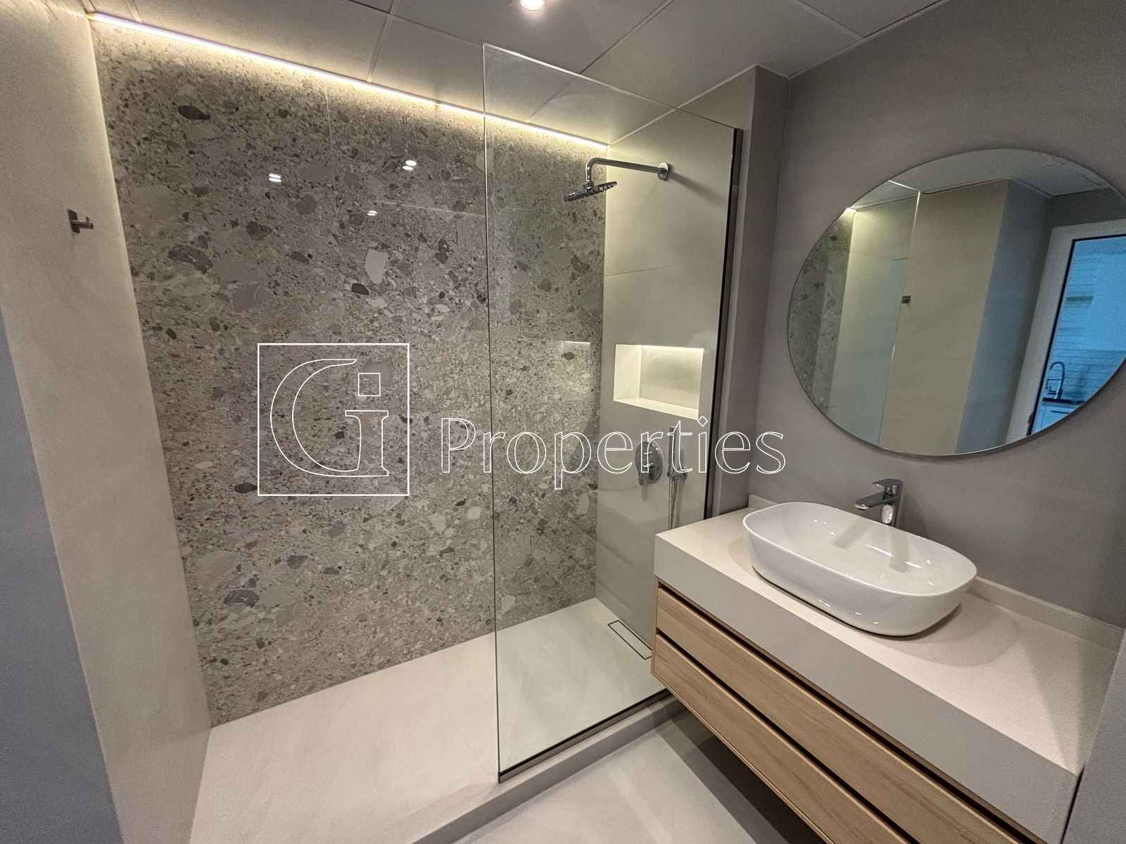 Spacious Studio | Great Furnishing | Vacant - 9