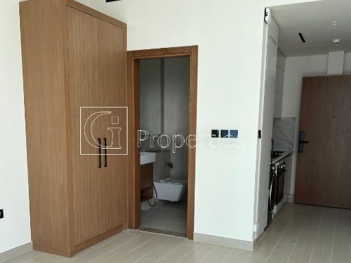 Ready to Move | Prime Layout | On High Floor - 6