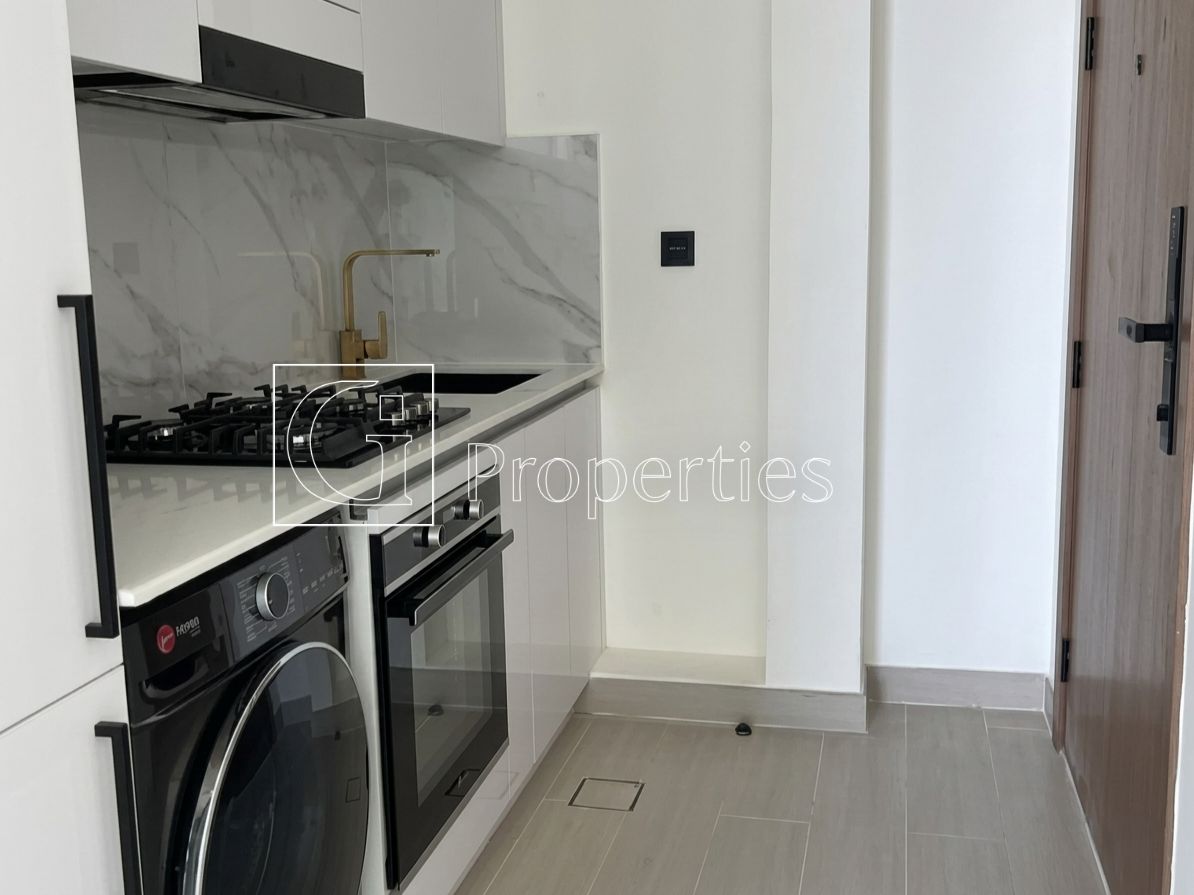 Ready to Move | Prime Layout | On High Floor - 5