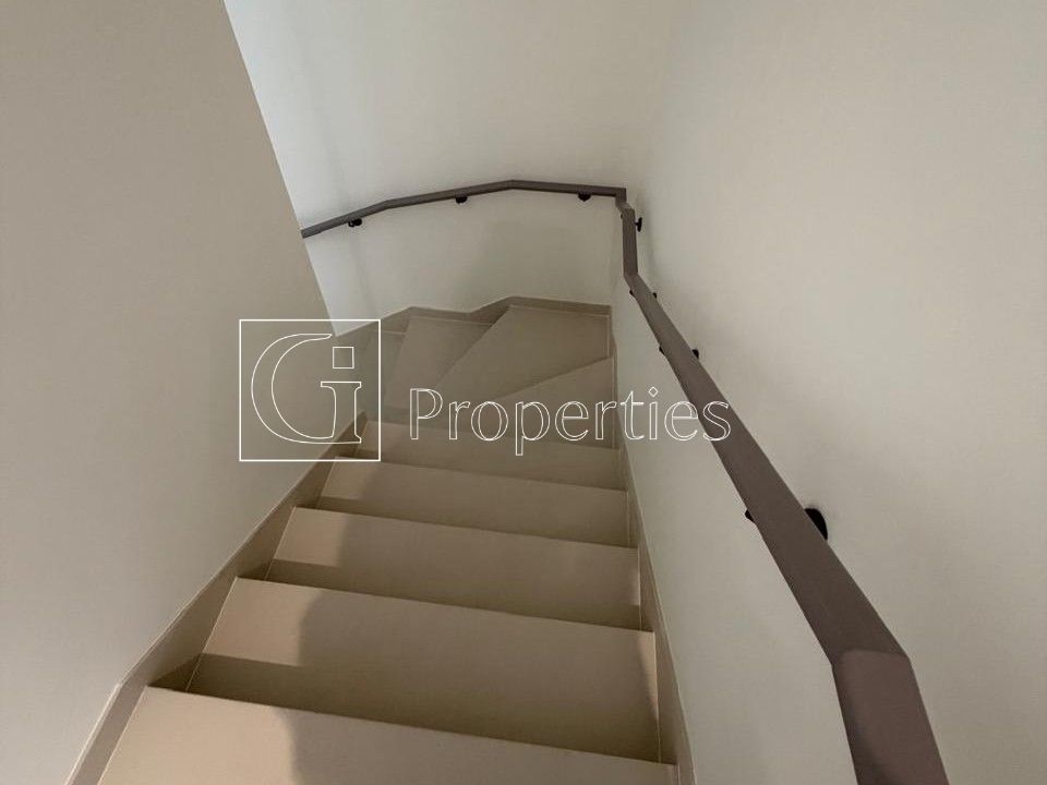 Duplex  | Prime Location | Ready to Move - 9