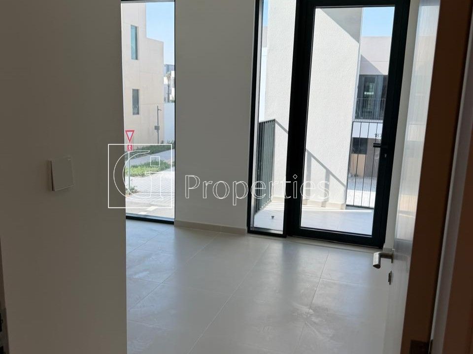 Duplex  | Prime Location | Ready to Move - 11