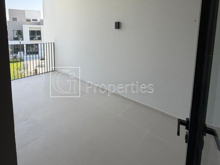 Duplex  | Prime Location | Ready to Move - 12
