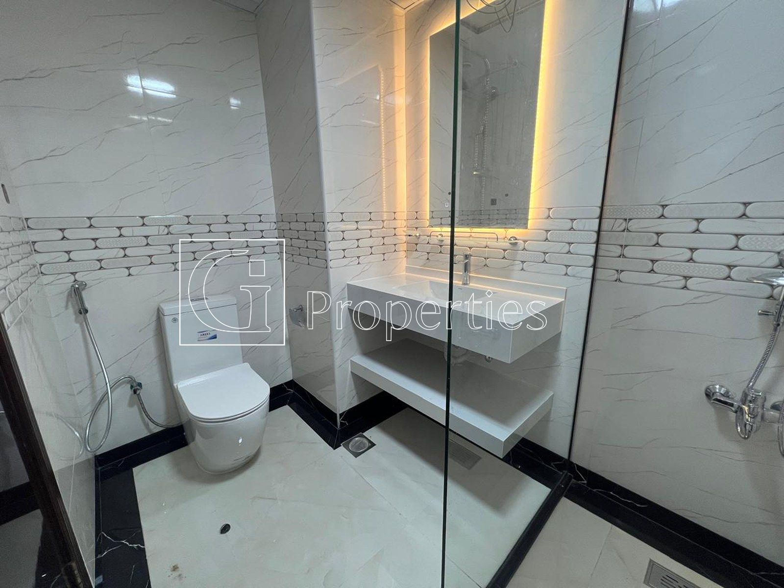 Spacious Layout | Upgraded | Near to Marina Walk - 16